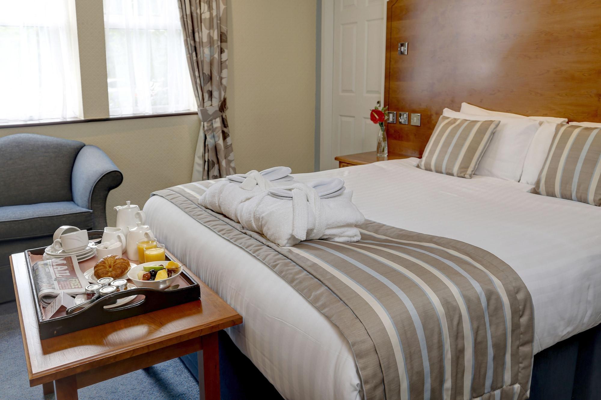 Hotel Moor Hall & 4*